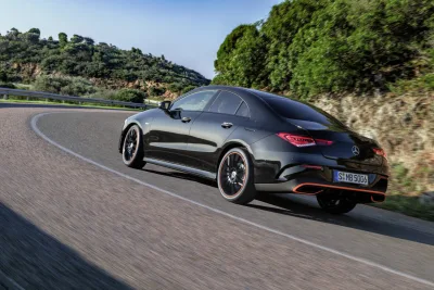 Mercedes-Benz CLA, Edition Orange Art, AMG Line, kosmosschwarz // Mercedes-Benz CLA, Edition Orange Art, AMG Line, cosmos black