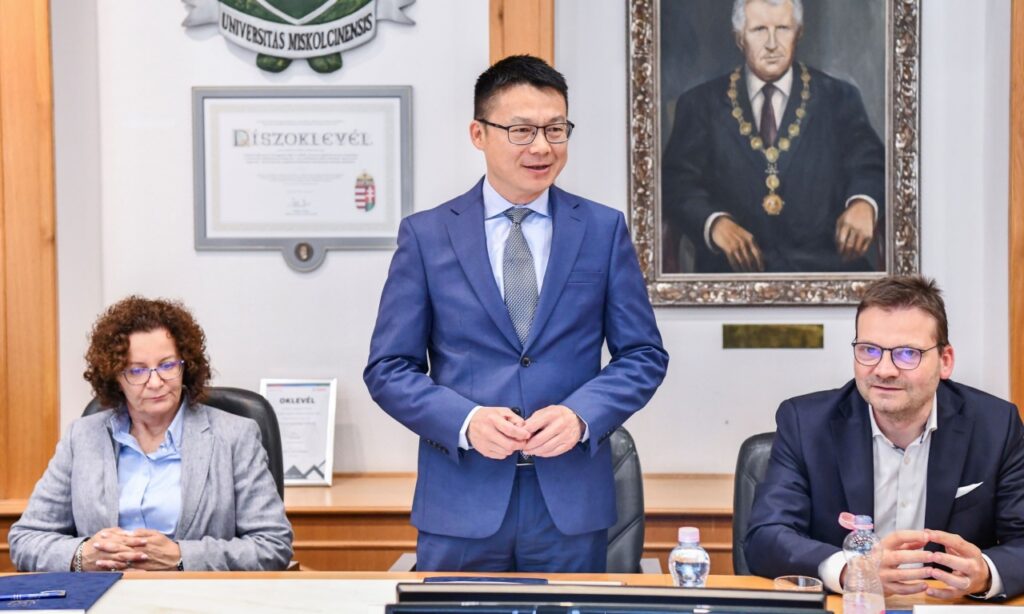 Együttműködési megállapodást kötött a CATL Debrecen és a Miskolci Egyetem